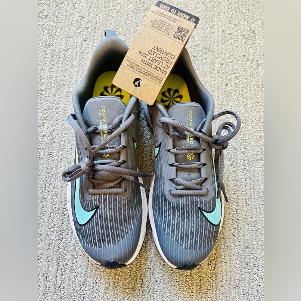 NIB Nike air zoom speed 2